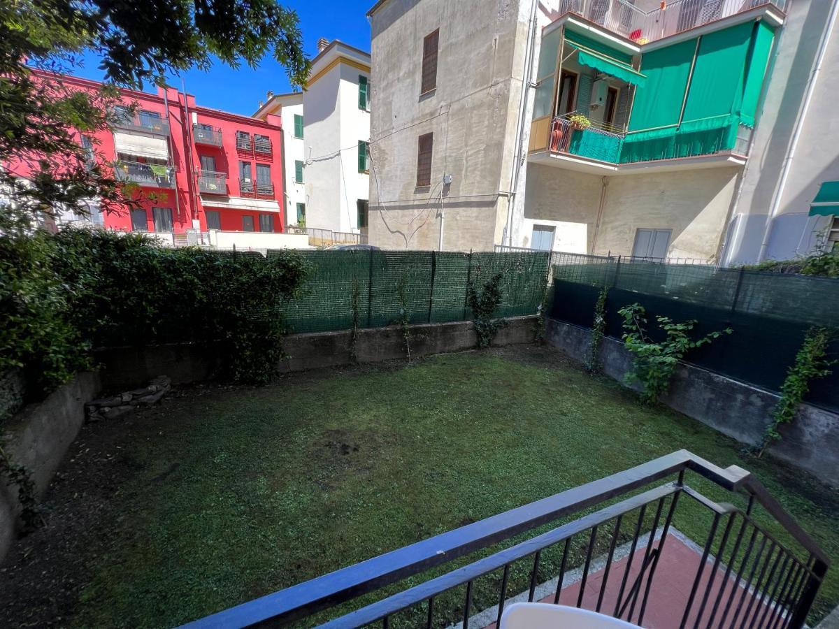 Manubella Appartamento 5 Vani Con Giardino La Spezia Exterior photo